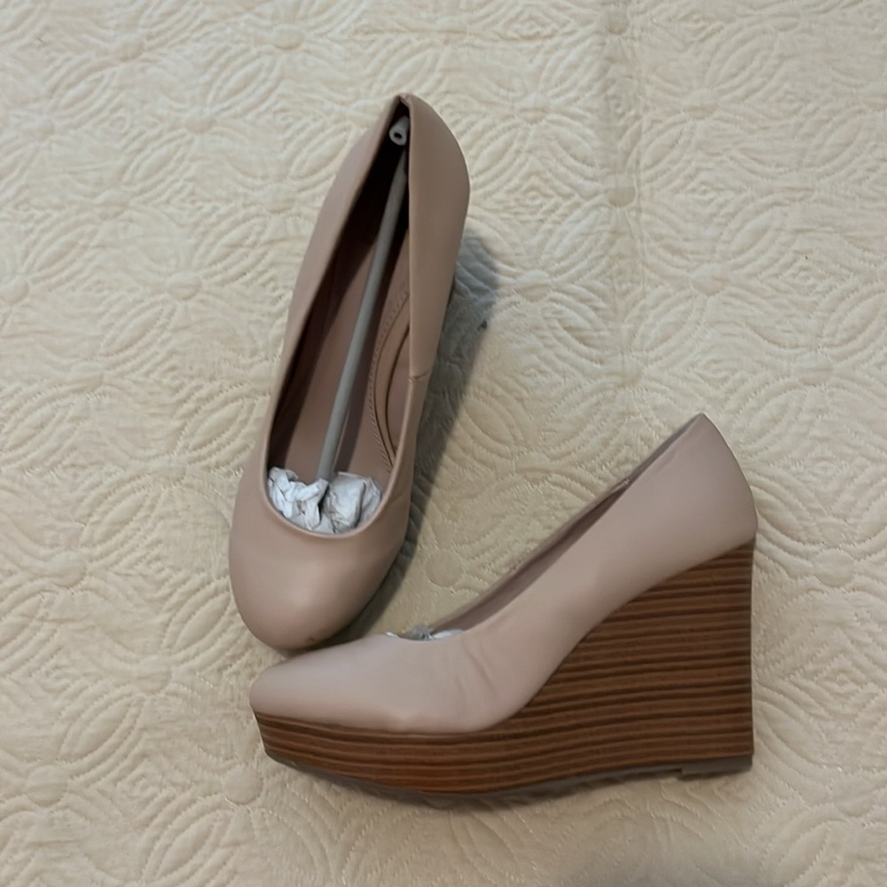 Beige platforms - Picture 3 of 3